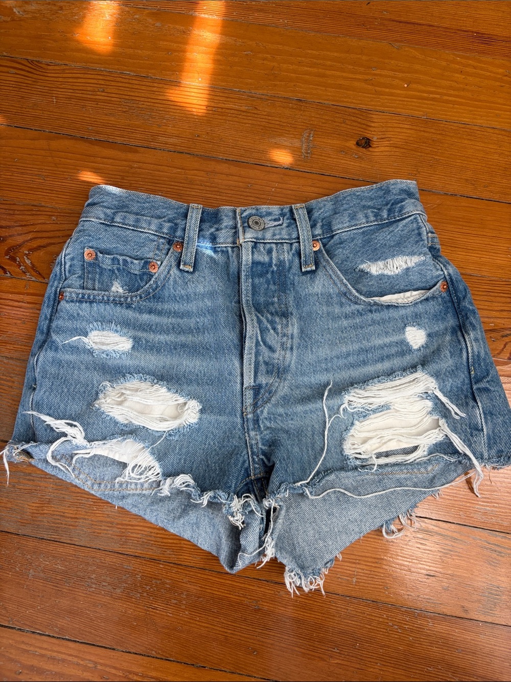 Women's Levis 501 Distressed Denim Shorts Size 24